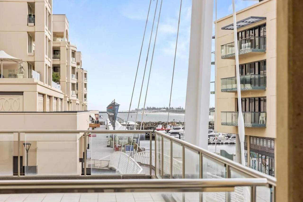 Belle Escapes - Glenelg Shores Apartment